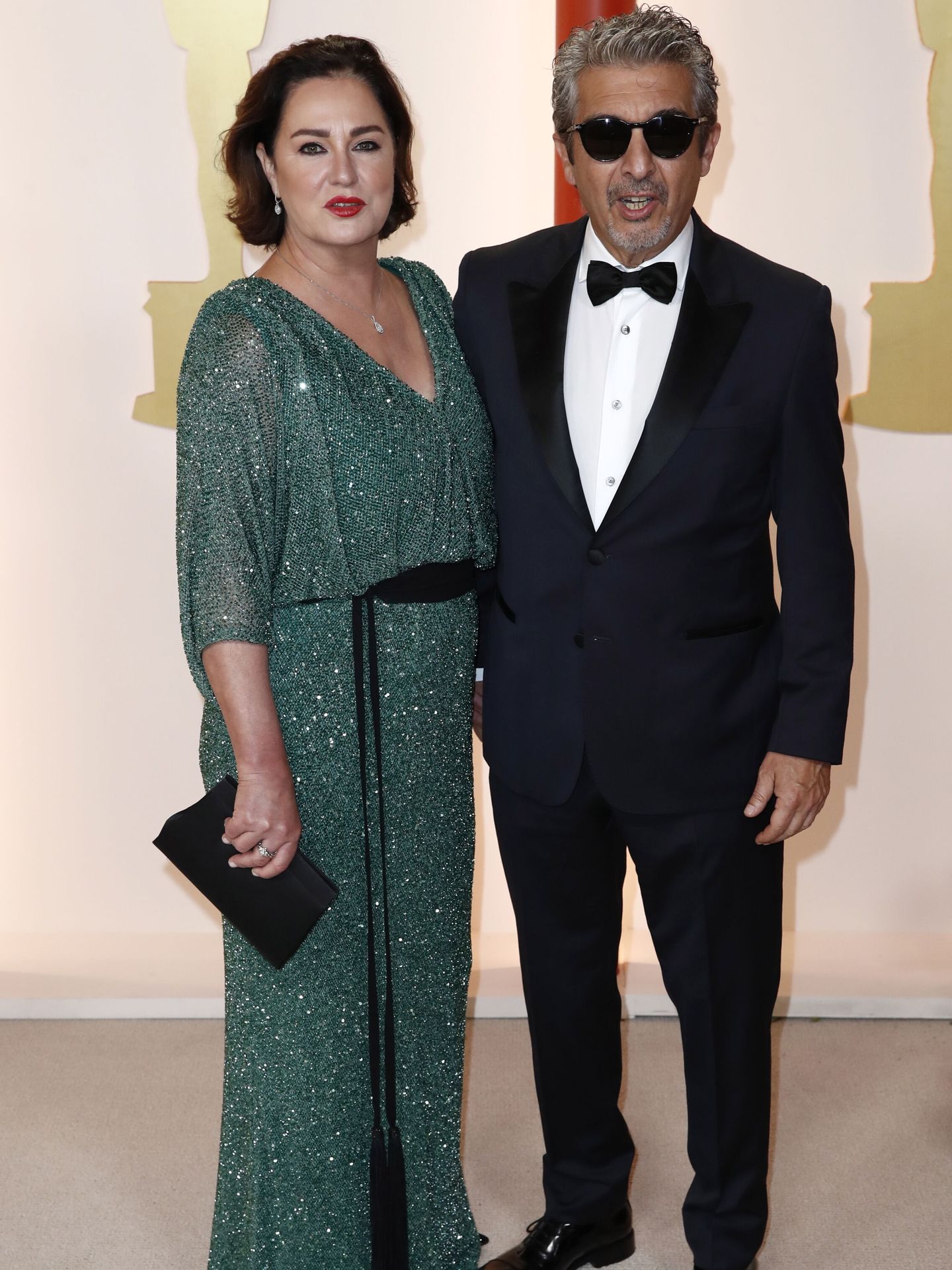 El actor Ricardo Darín junto a su mujer, Florencia Bas, en los Oscar. (EFE/Caroline Brehman).