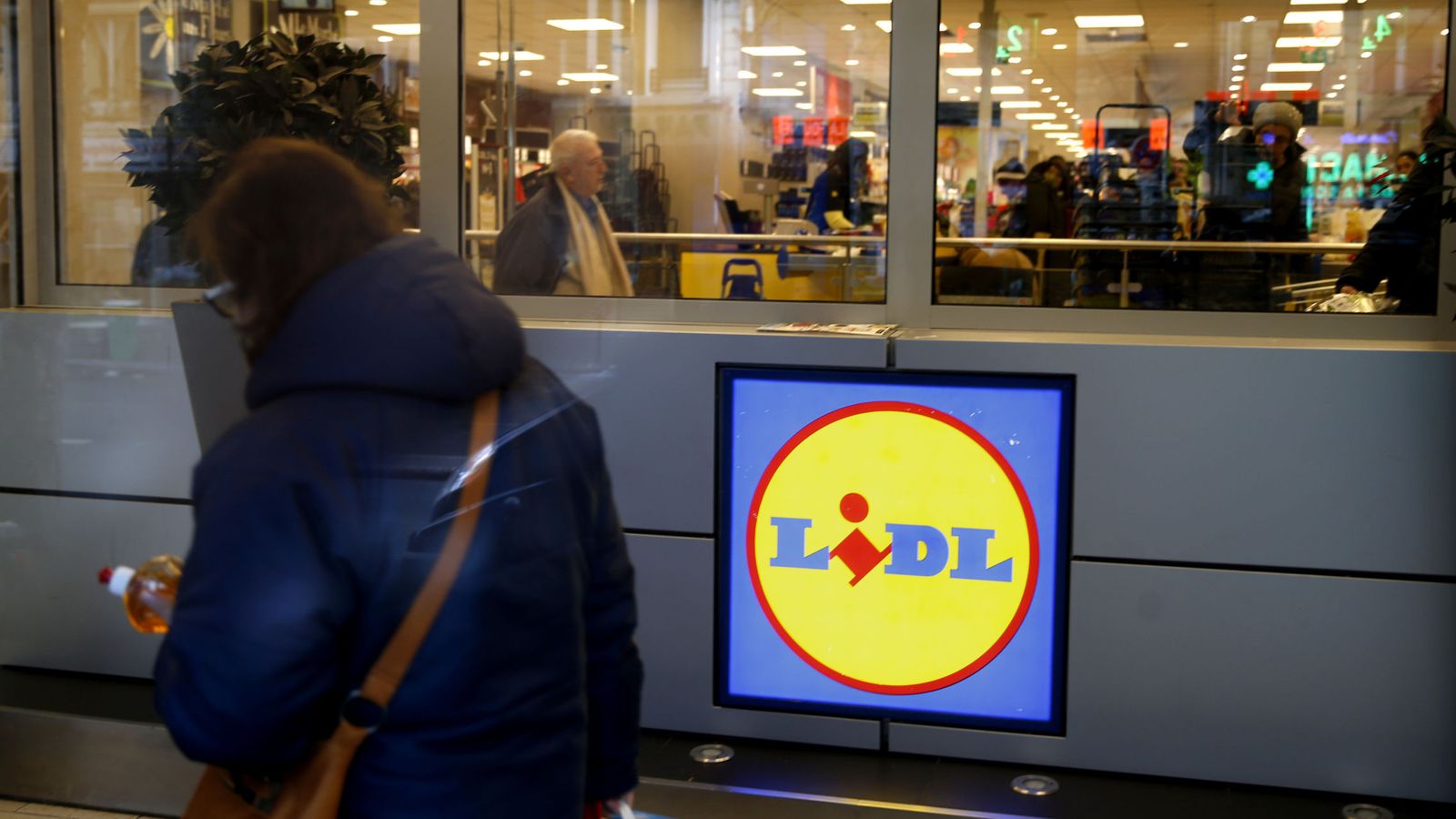 Foto: Lidl ya seduce al 56,7% de los españoles como alternativa de compra. (Reuters)