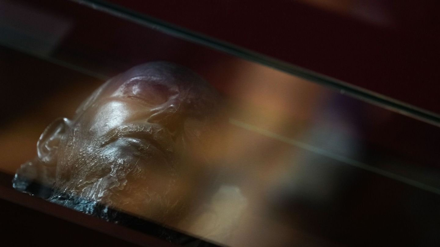 La máscara mortuoria de Joaquín Sorolla que esculpió Mariano Benlliure. (EFE) 