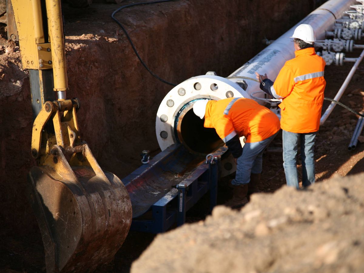Foto: Pruebas de funcionamiento del gasoducto submarino en Beni Saf (Argelia) en febrero de 2009. (Medgaz)