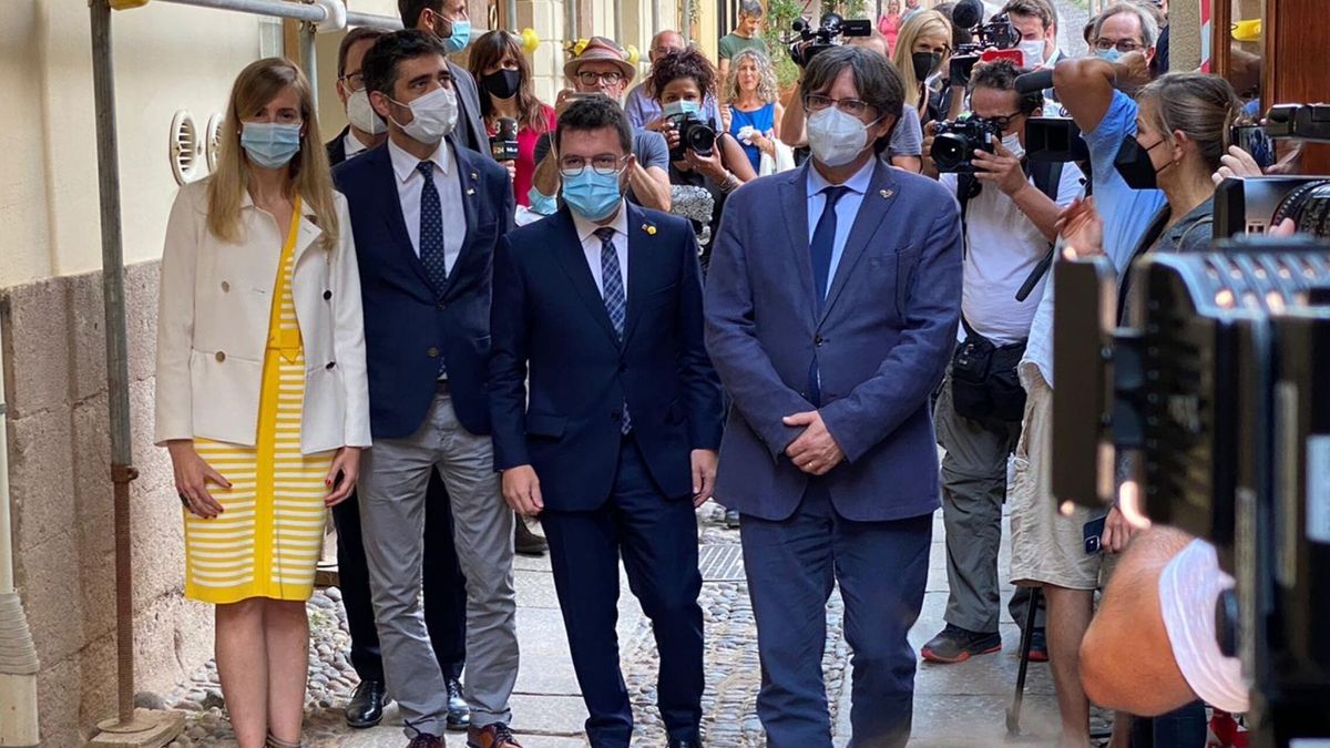 Aragonès llama a Puigdemont para intentar rebajar la nueva crisis en el independentismo