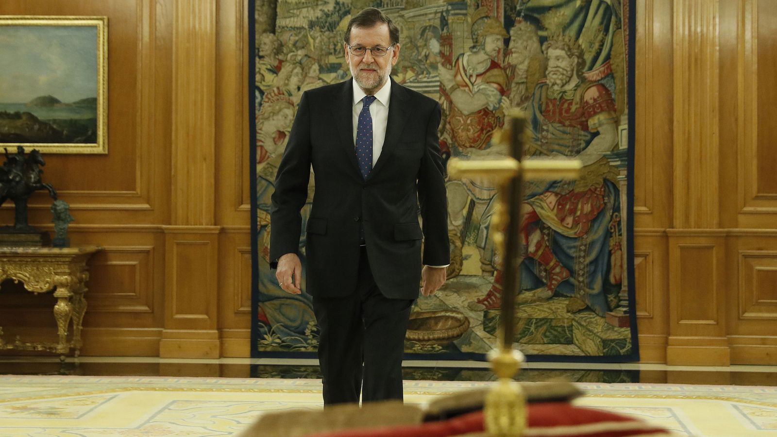 Foto: Mariano Rajoy jura el cargo ante el rey. (EFE)