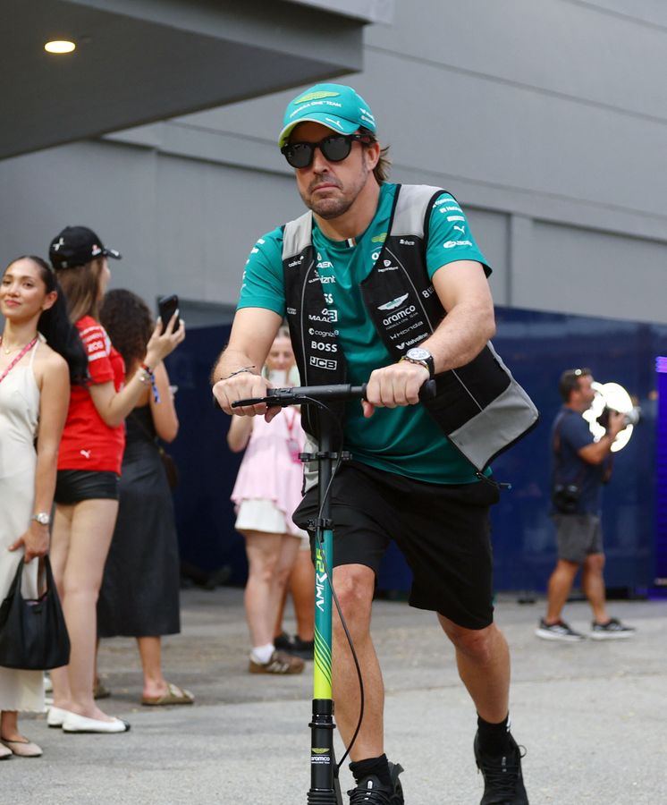 Verstappen arrasa, la pifia de Hamilton y las resonancias con Alonso: "es tan ridículo este motor"