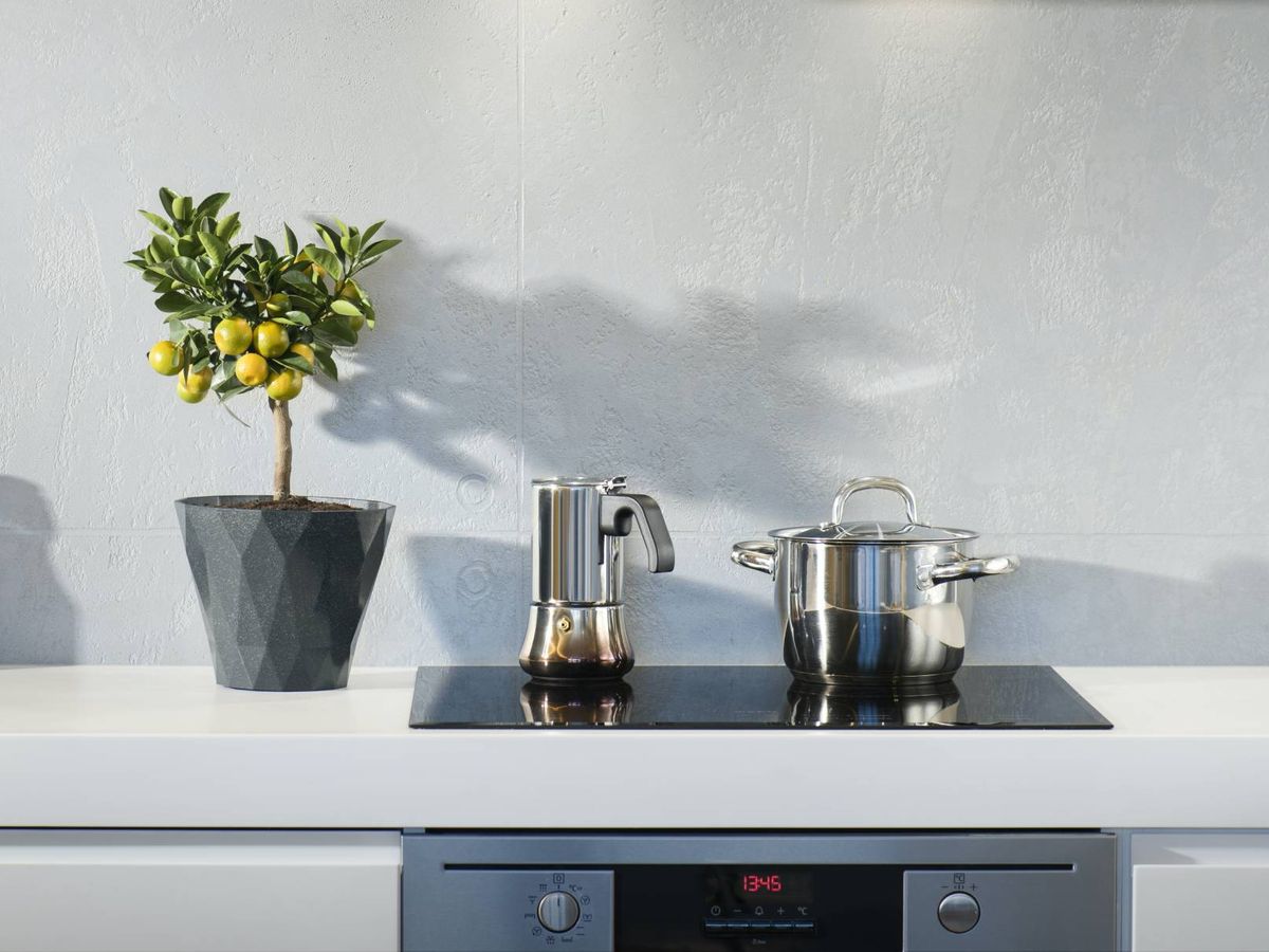 Foto: Consigue una cocina más luminosa con estas ideas. (Unsplash/Marcin Galusz)