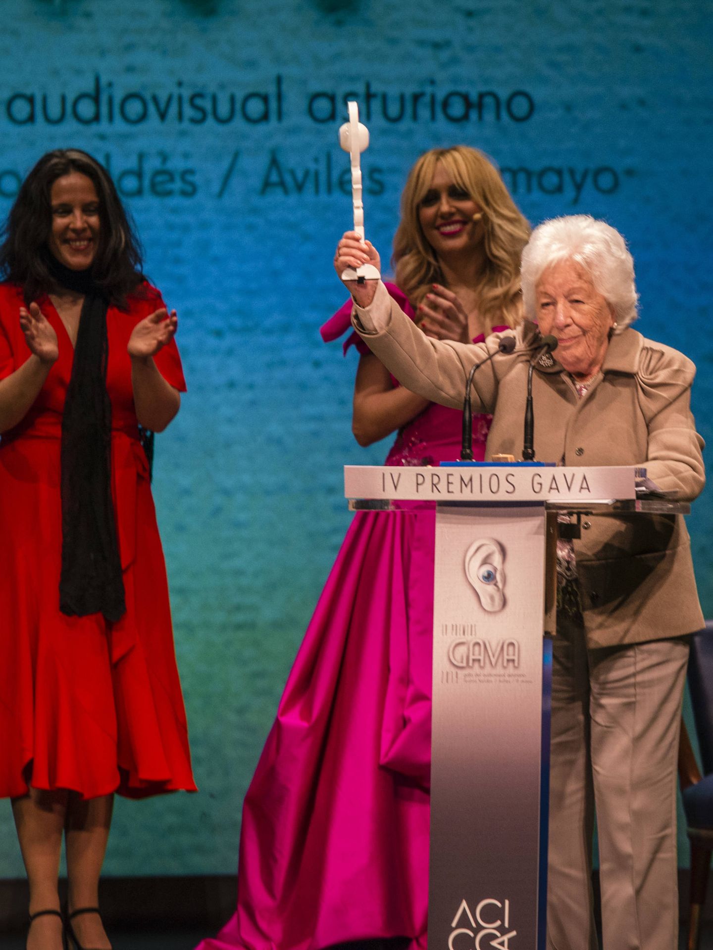 Menchu Álvarez, recogiendo el premio Gavá el pasado mayo. (Lagencia Grosby)