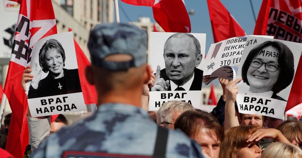 Foto: Partidos y movimientos de izquierda protestan contra la subida de las pensiones en Moscú, el 22 de septiembre de 2018. (Reuters)