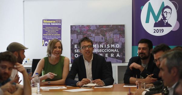 Foto: El candidato a liderar la lista de Podemos en la Comunidad de Madrid, Íñigo Errejón, junto a su número dos, Tania Sánchez, durante la primera reunión de su candidatura este viernes. (EFE)