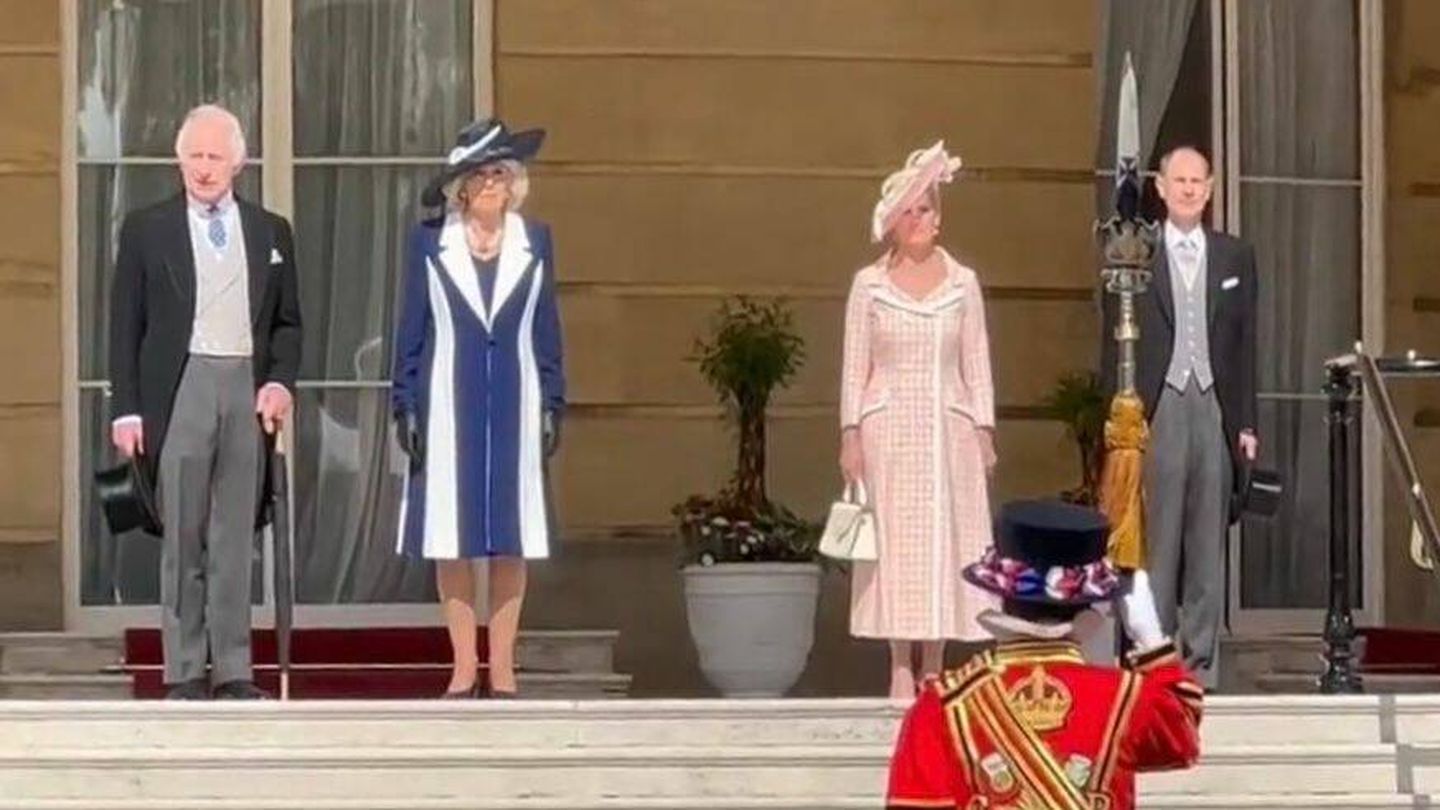 Camila Parker Bowles y Carlos III, arropados por los duques de Edimburgo en su primera Garden Party como anfitriones. (Twitter/@PlanetRoyals)