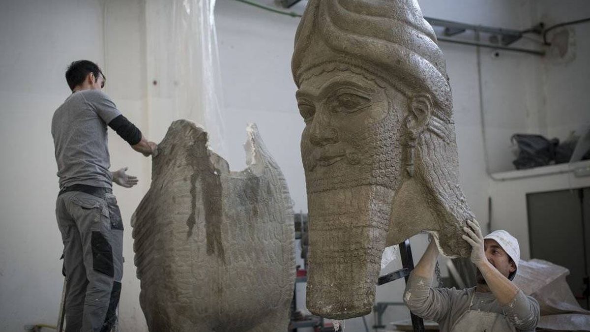 España traslada a Irak réplicas de dos estatuas asirias destruidas por los yihadistas