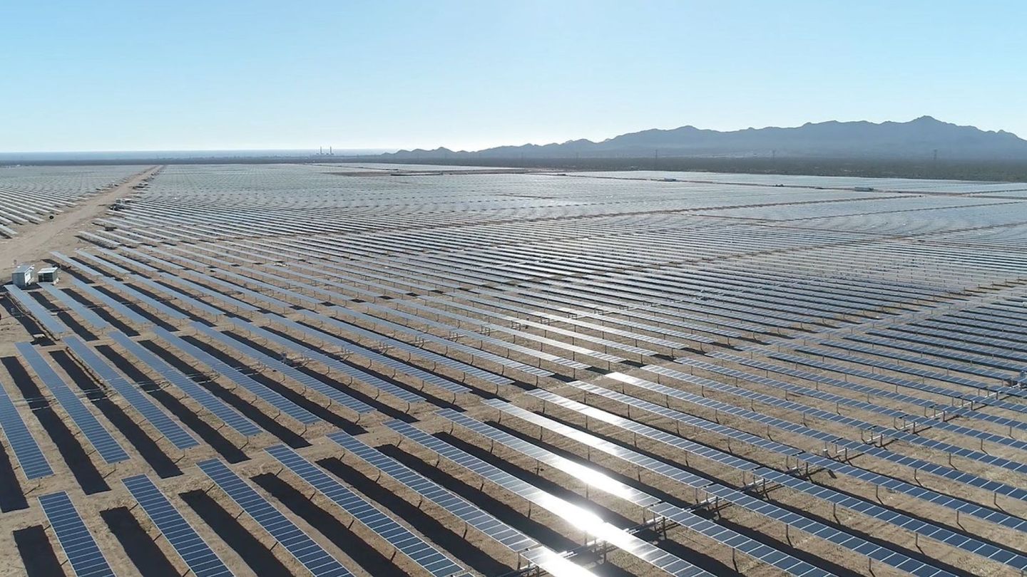 Foto de archivo de una planta fotovoltaica. (Reuters)