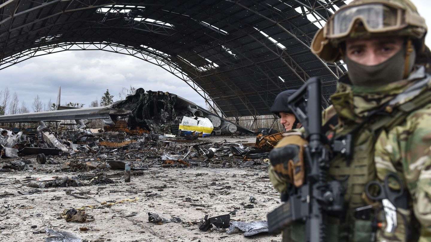 Fuerzas Especiales ucranianas en Kiev. (EFE / Oleg Petrasyuk)