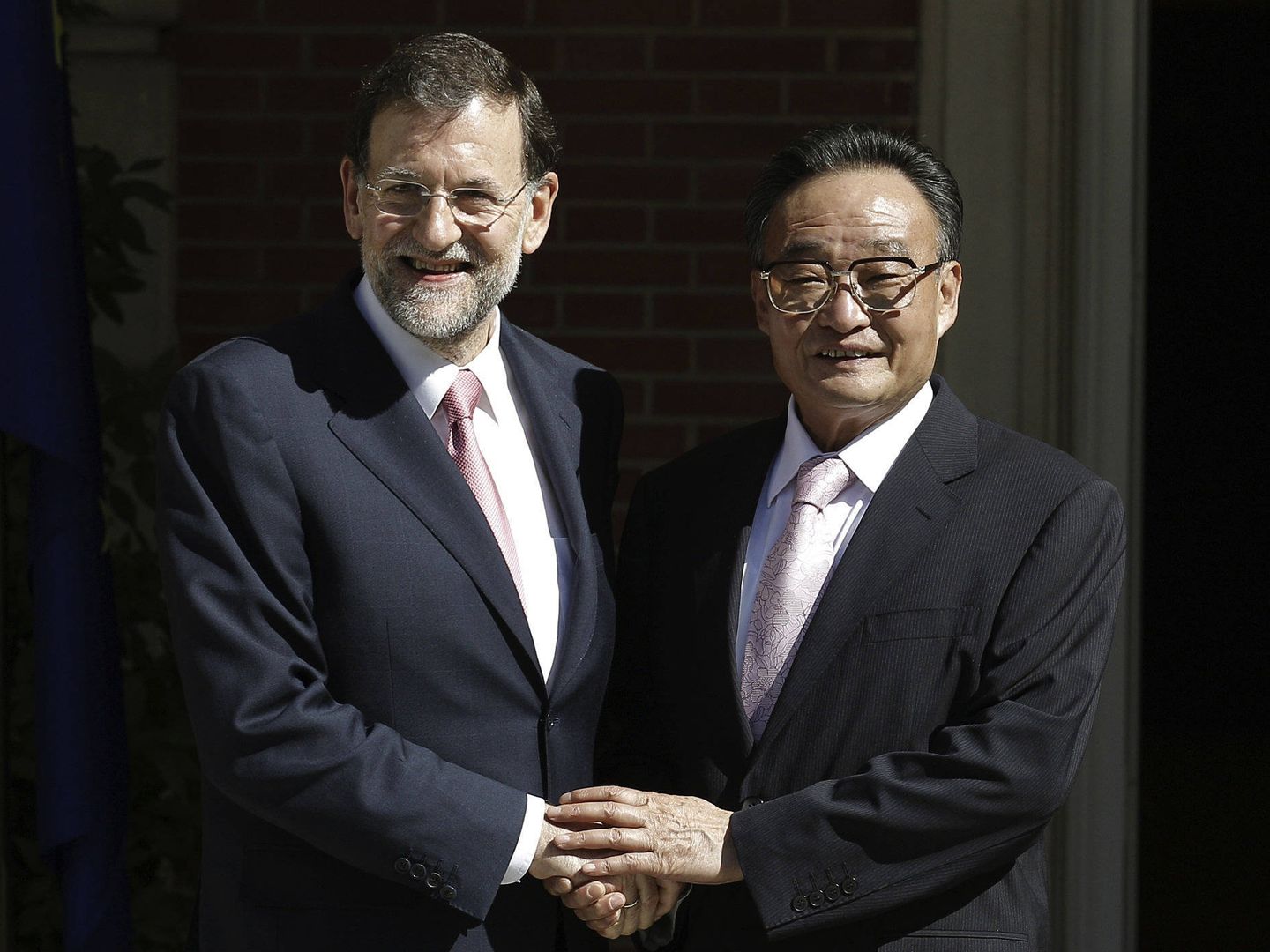 Rajoy respaldó personalmente la inversión en Langosteira. (EFE)