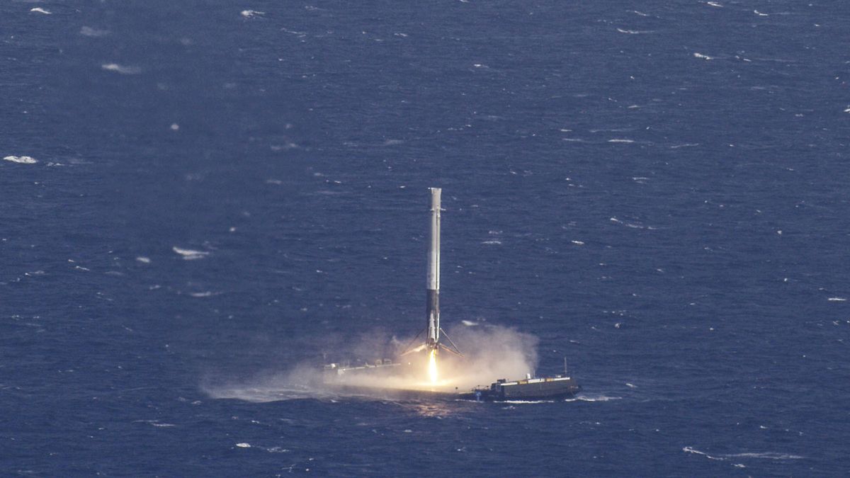 SpaceX hace historia al lanzar y aterrizar un cohete Falcon 9 reutilizado
