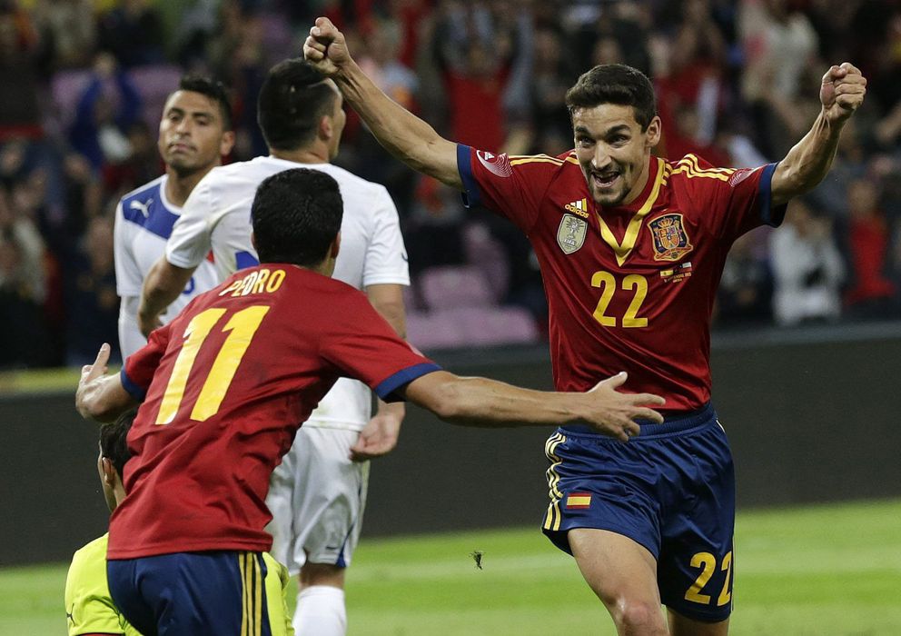 Foto: Navas celebra su gol con Pedro.