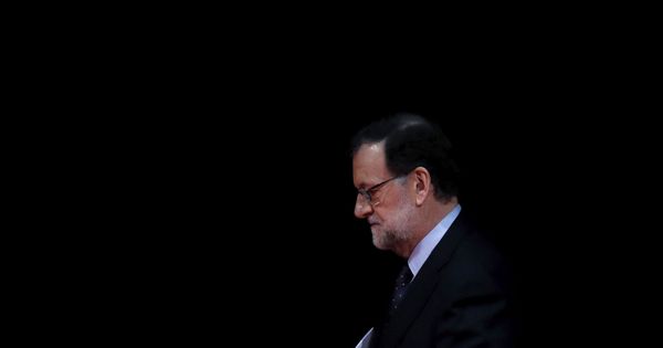Foto: El presidente del Gobierno, Mariano Rajoy, sobre las declaraciones de Francesc Homs. (EFE) 