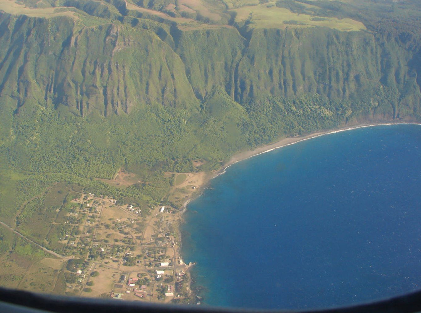 Vista aérea de Kalaupapa. (Wikipedia)