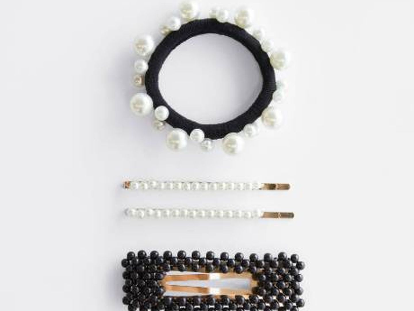 Set accesorios de pelo de perlas. (Cortesía)