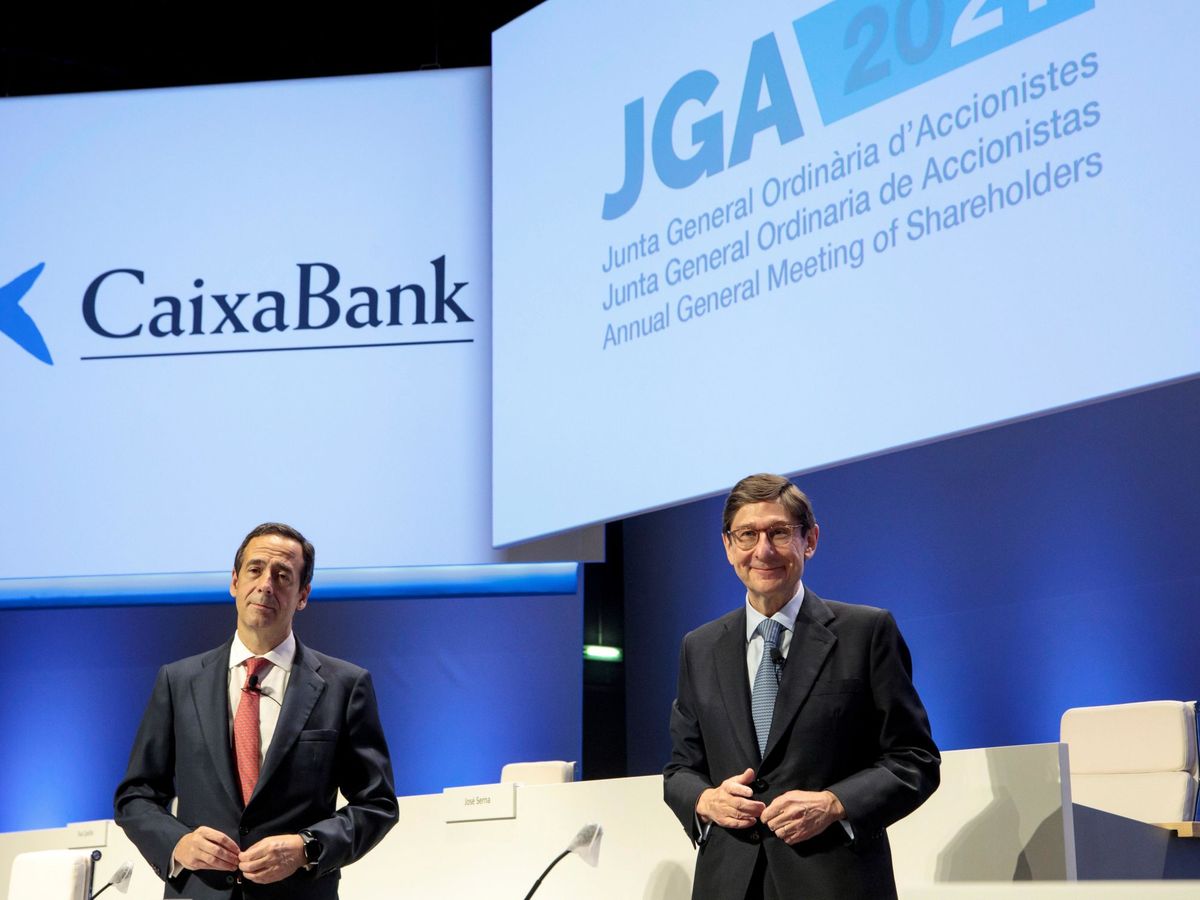 Foto: Gonzalo Gortázar (i), CEO de CaixaBank, y José Ignacio Goirigolzarri (d), presidente. (EFE/Biel Aliño)
