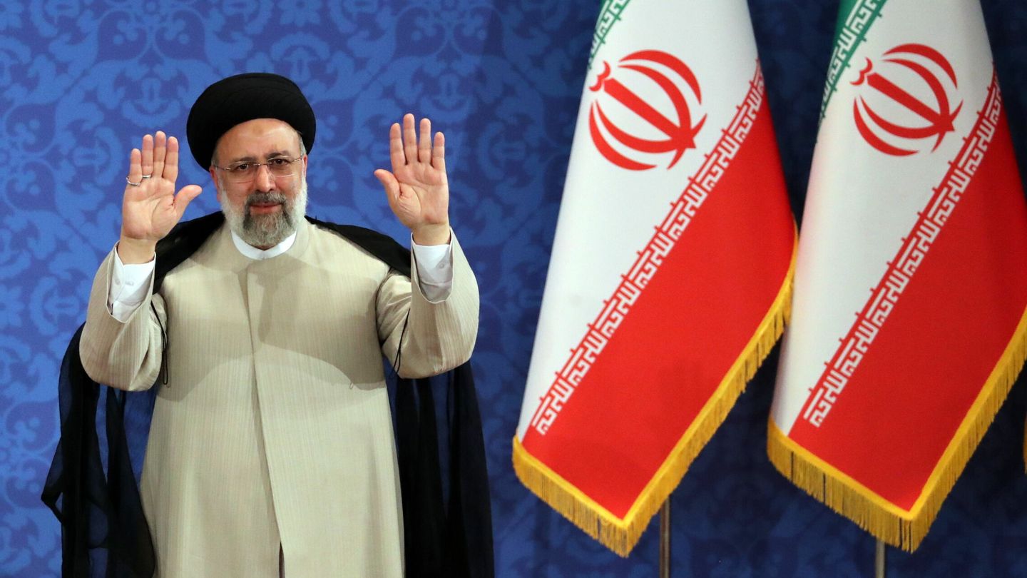 El clérigo ultraconservador, Ebrahim Raisí, arrasó en las presidenciales de Irán. (EFE)