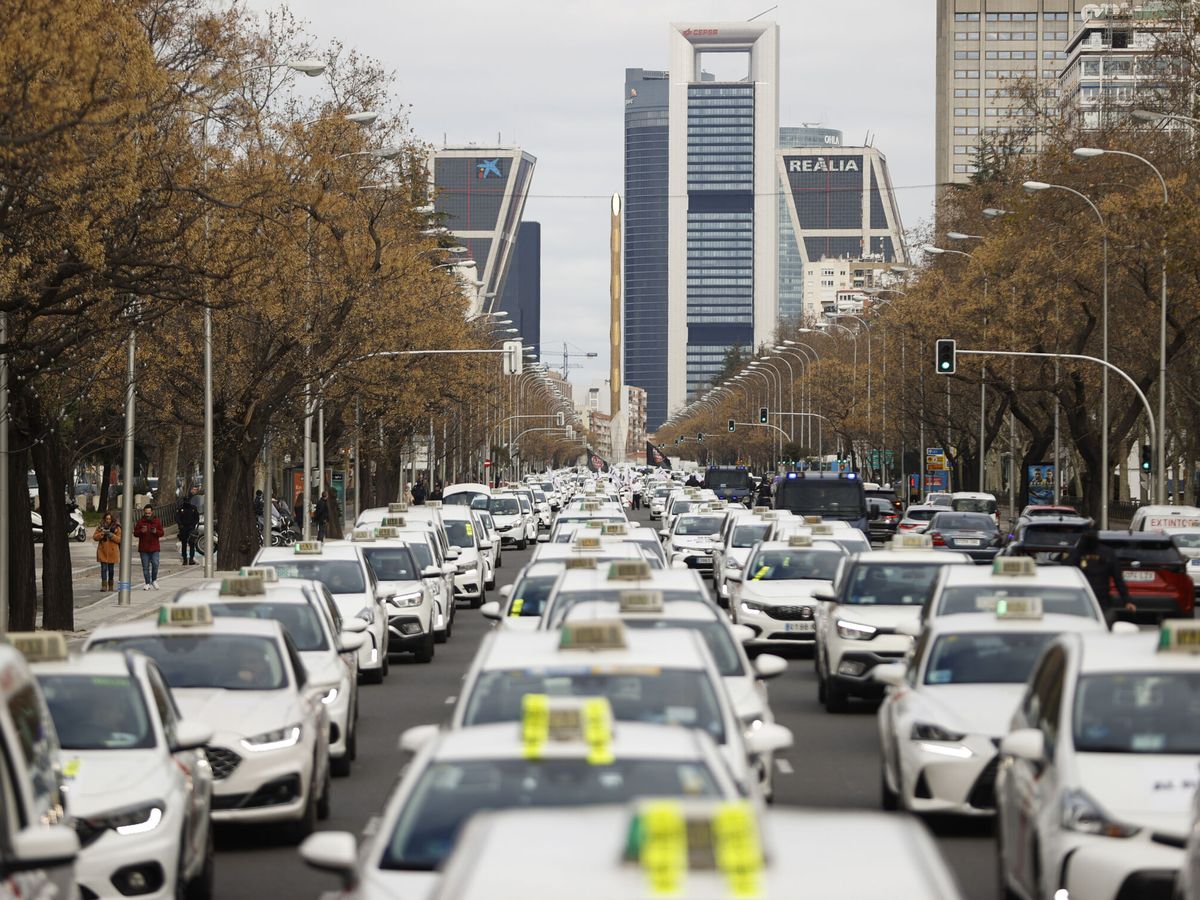 Foto: Huelga de taxistas en Madrid. (EFE/Mariscal)
