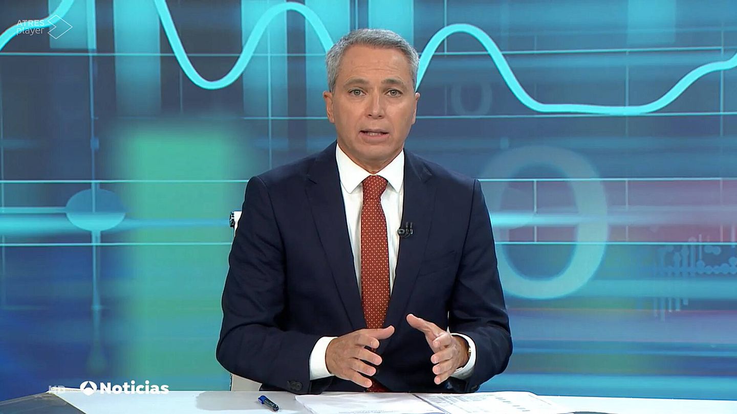 Vicente Vallés, en 'Antena 3 noticias'. (Atresmedia)