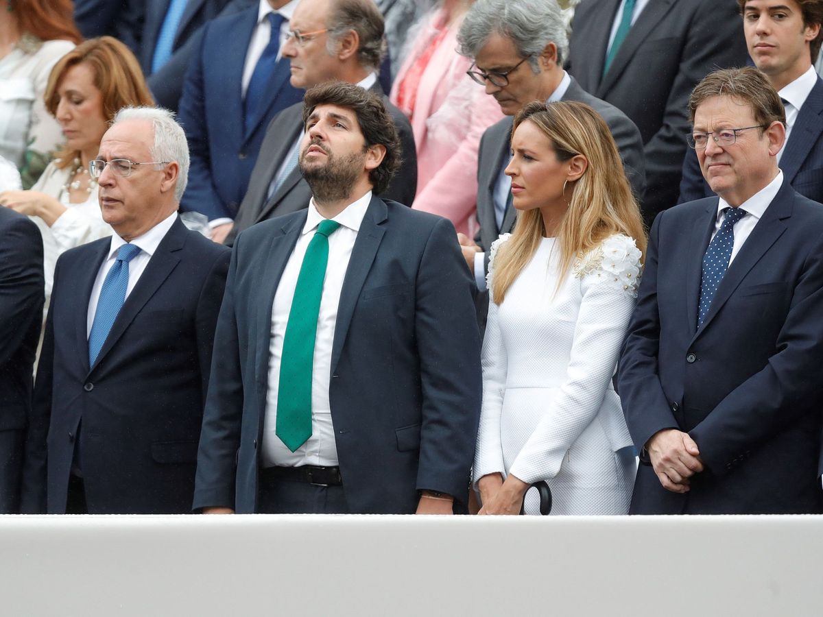 Foto: Presidentes autonómicos, en los actos del Doce de Octubre en Madrid. (EFE)