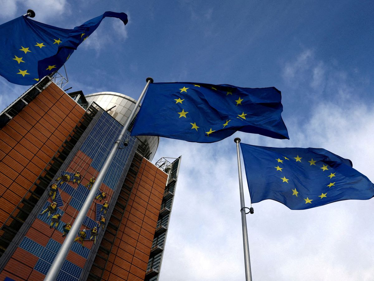 Foto: Banderas de la UE. (Reuters/Yves Herman)