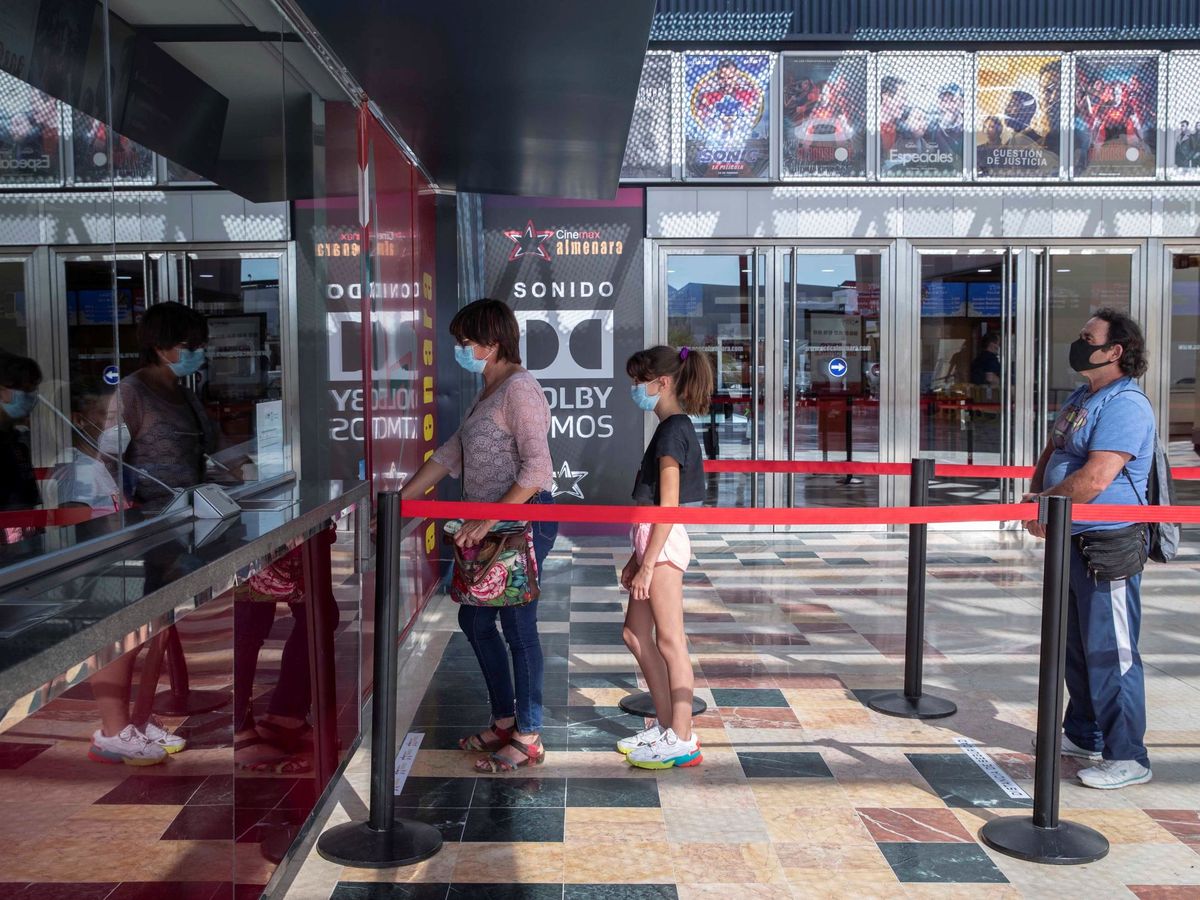 Foto: Cines del centro comercial de Almenara de Lorca (EFE)