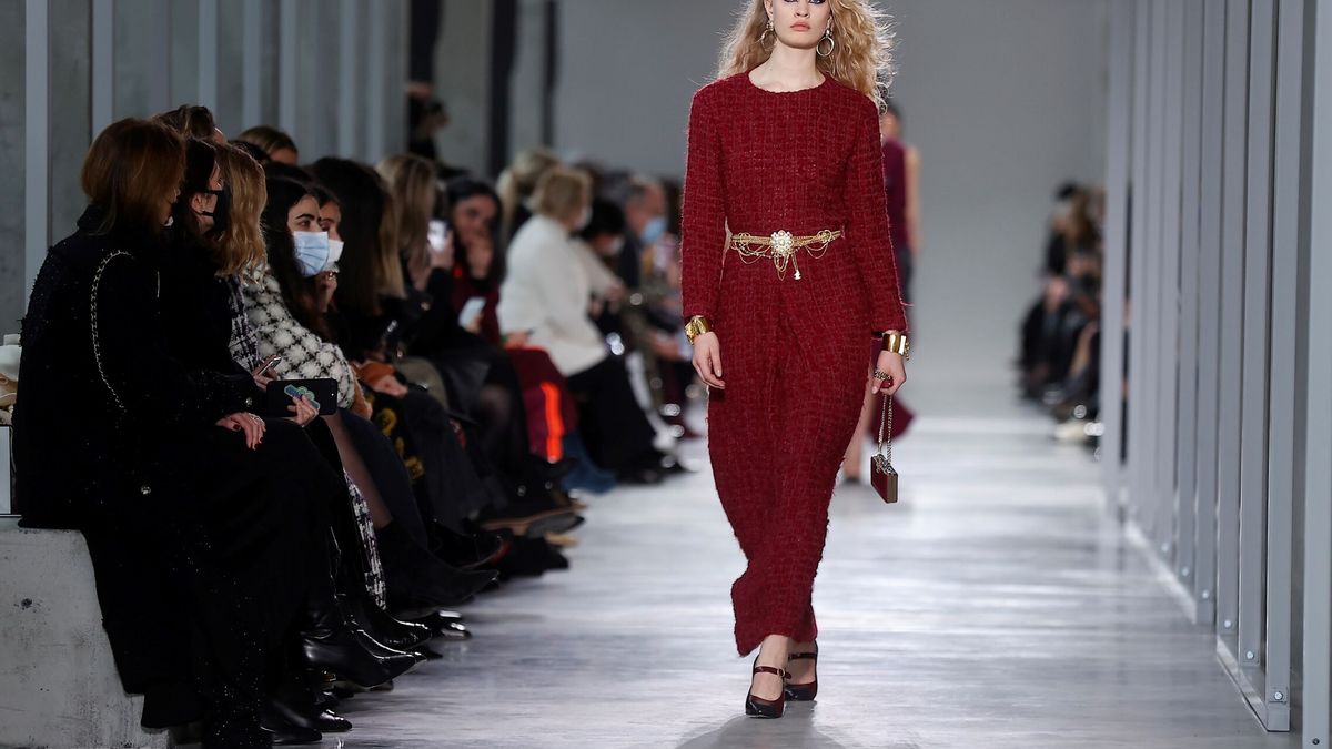 El desfile de Metiérs d'Art de Chanel aúna la artesanía con los gustos millennial