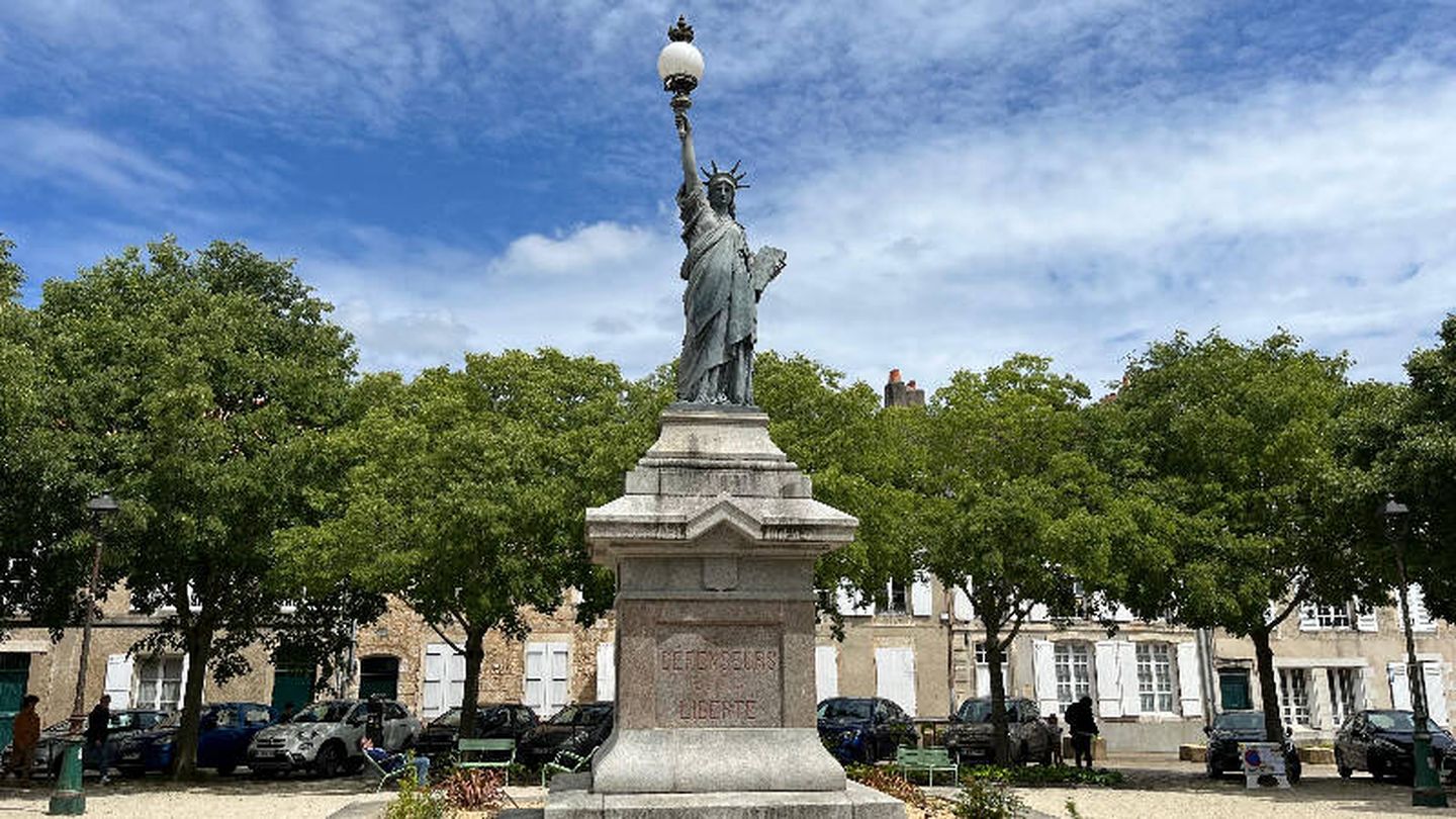 Estatua de la Libertad de Poitiers (N.I.)