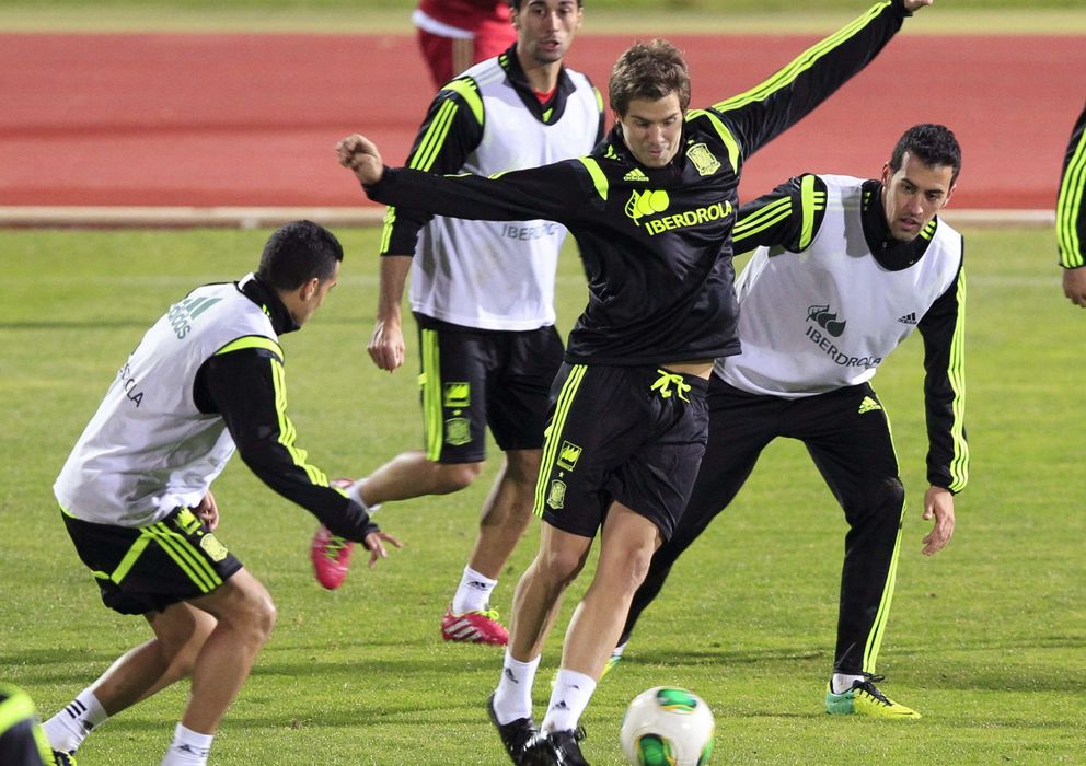 Foto: Los jugadores de la selección española entrenando en Las Rozas (EFE)