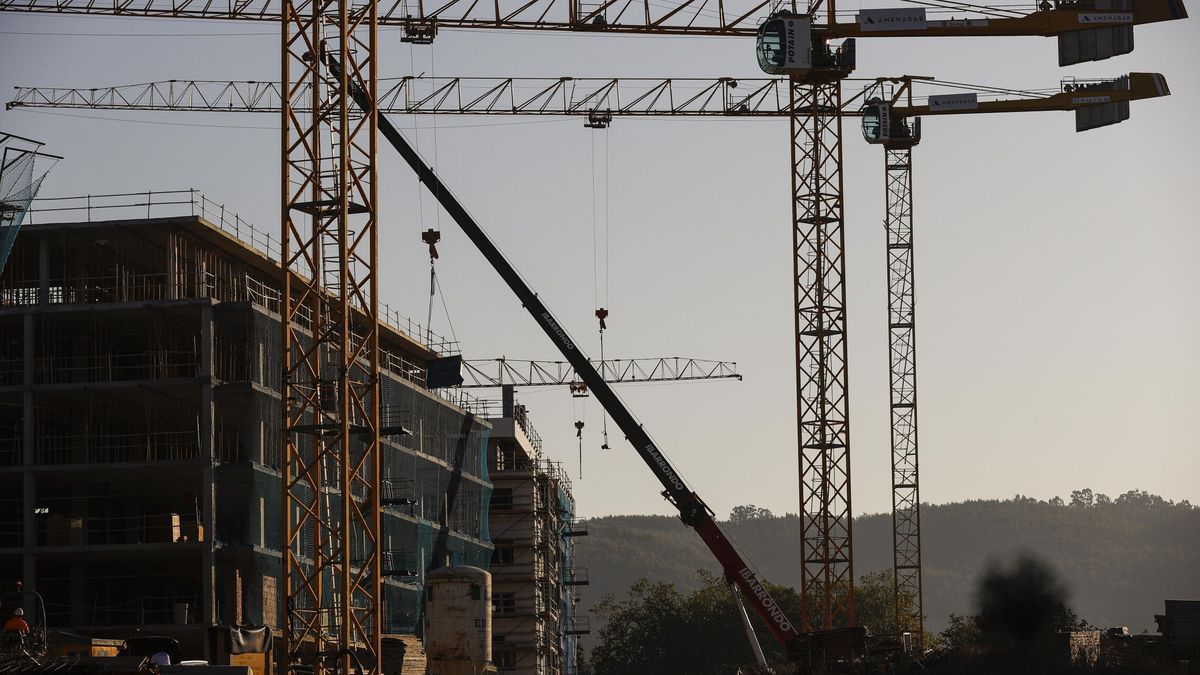 Hacienda sale al rescate de la construcción de edificios y evita el derrape de los fondos UE