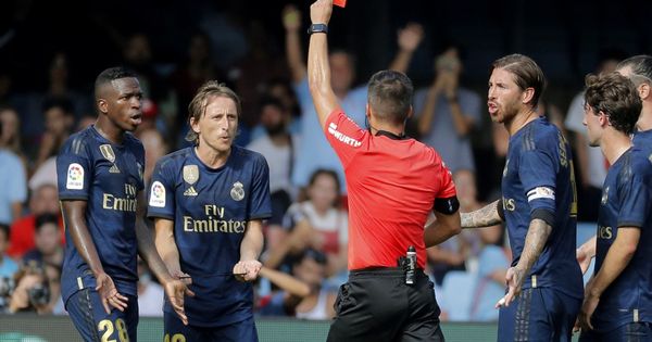 Foto: Luka Modric fue expulsado en la segunda parte del Celta-Real Madrid. (EFE)