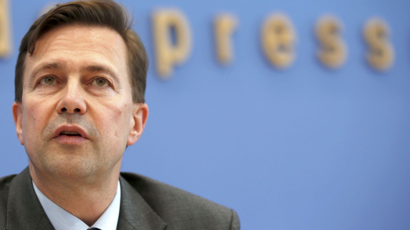 El portavoz del Gobierno alemán Steffen Seibert durante una rueda de prensa en Berlín, en 2016. (Reuters)