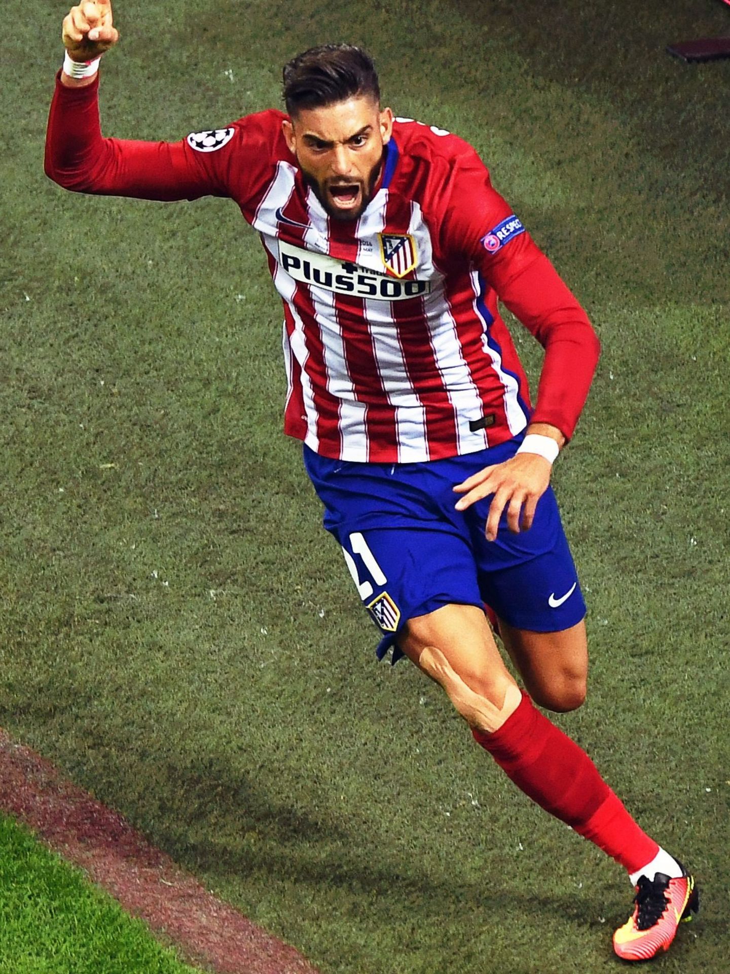 . Milan (Italy), 28 05 2016.- Atletico Madrid's Yannick Carrasco celebrates after scoring the 1-1 equalizer during the UEFA Champions League final between Real Madrid and Atletico Madrid at the Giuseppe Meazza Stadium in Milan, Italy, 28 May 2016. (Liga de Campeones, Italia) EFE EPA CHRISTIAN BRUNA