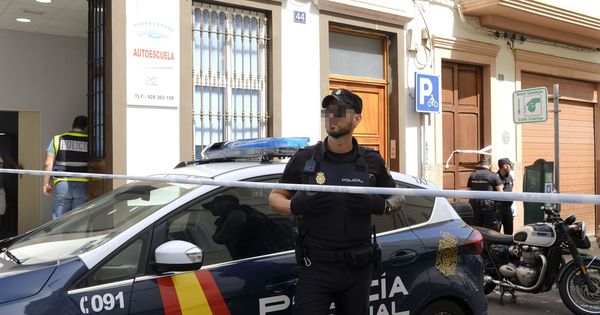 Foto: Un hombre mata a su expareja en su trabajo en Las Palmas y se suicida. (Efe)