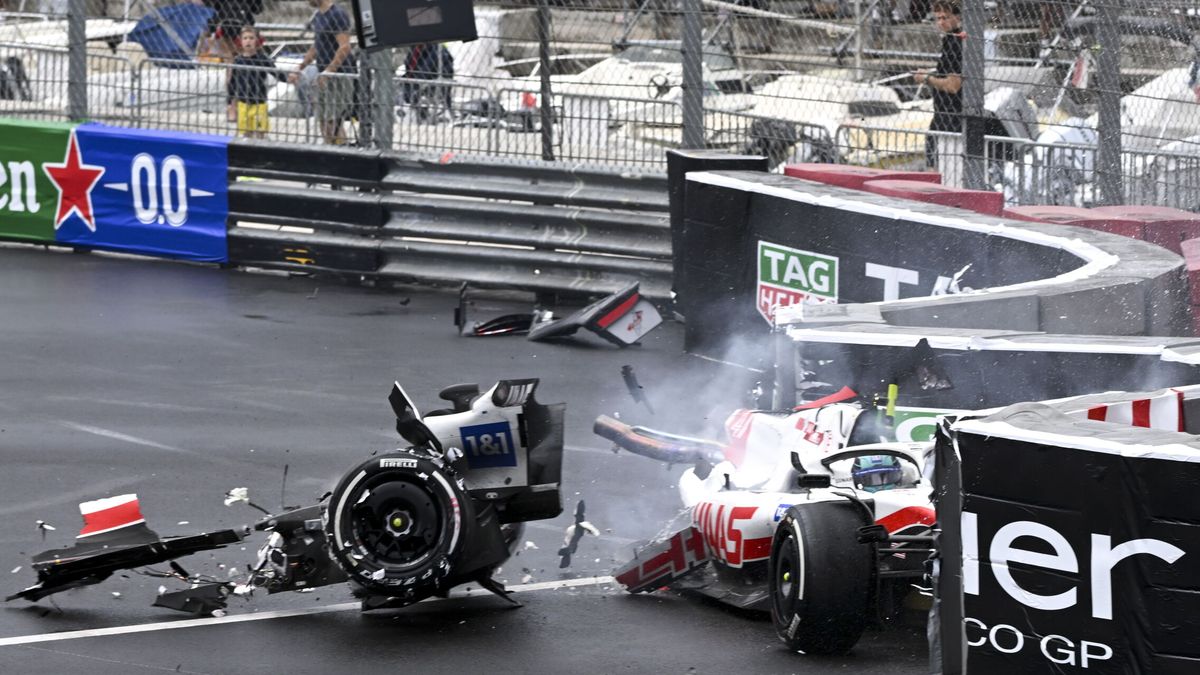 Los peligros de que se partan por la mitad los F1, como le ocurrió dos veces a  Schumacher 