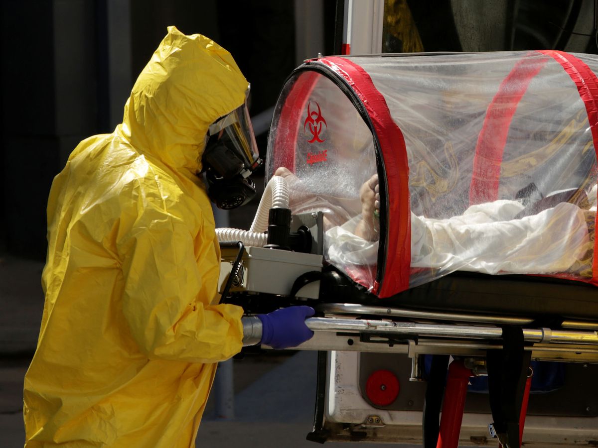 Foto: Un enfermo con coronavirus es trasladado a un hospital en México. (Reuters)