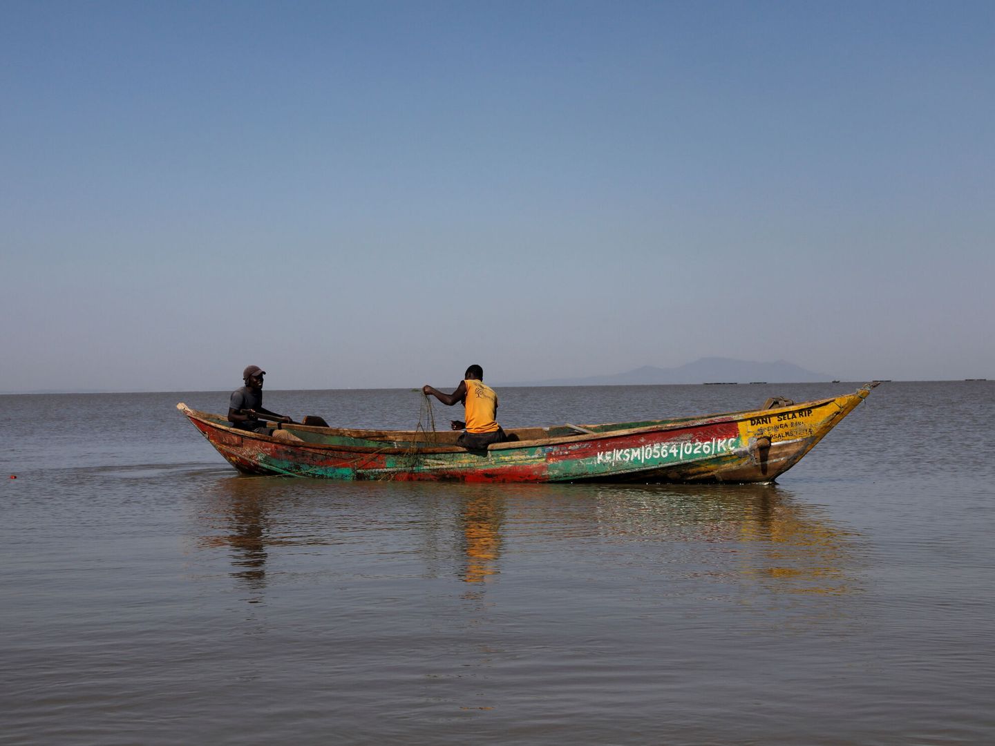 Pescadores en el Lago Victoria, que ha registrado sus niveles máximos históricos. Foto: Reuters