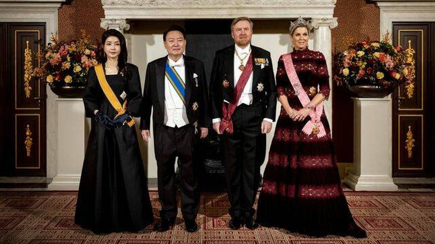  Los reyes de Holanda con el presidente de Corea del Sur y su esposa. (Gtres)