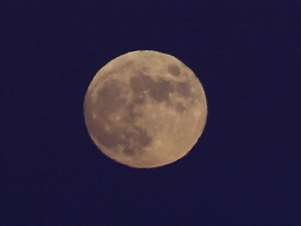 Foto: El eclipse penumbral coincidirá con la luna llena de marzo (EFE/Sxenick)