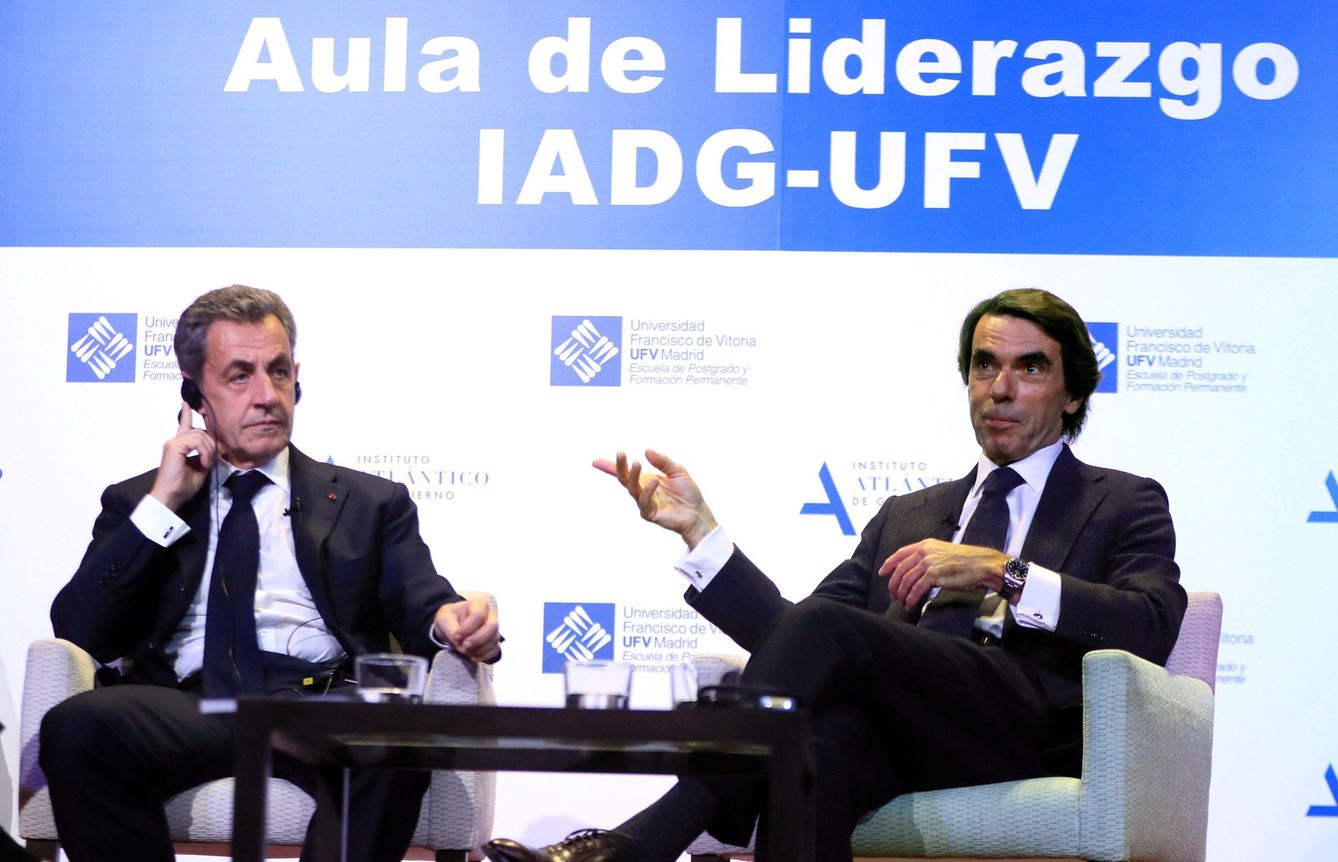 José María Aznar (d) y Nicolas Sarkozy,. (EFE)
