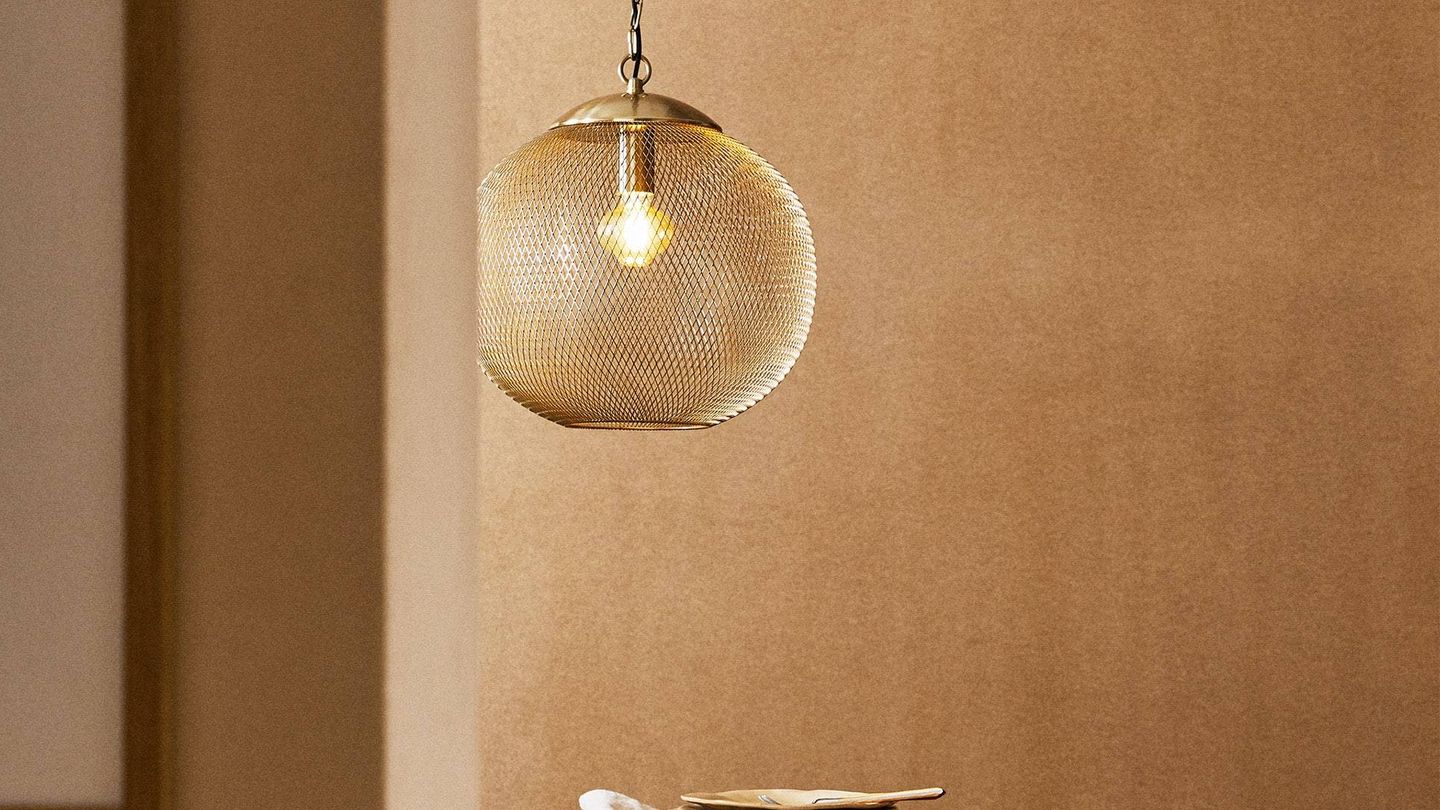 Estas lámparas de Zara Home serán el mejor complemento para tu salón. (Cortesía)