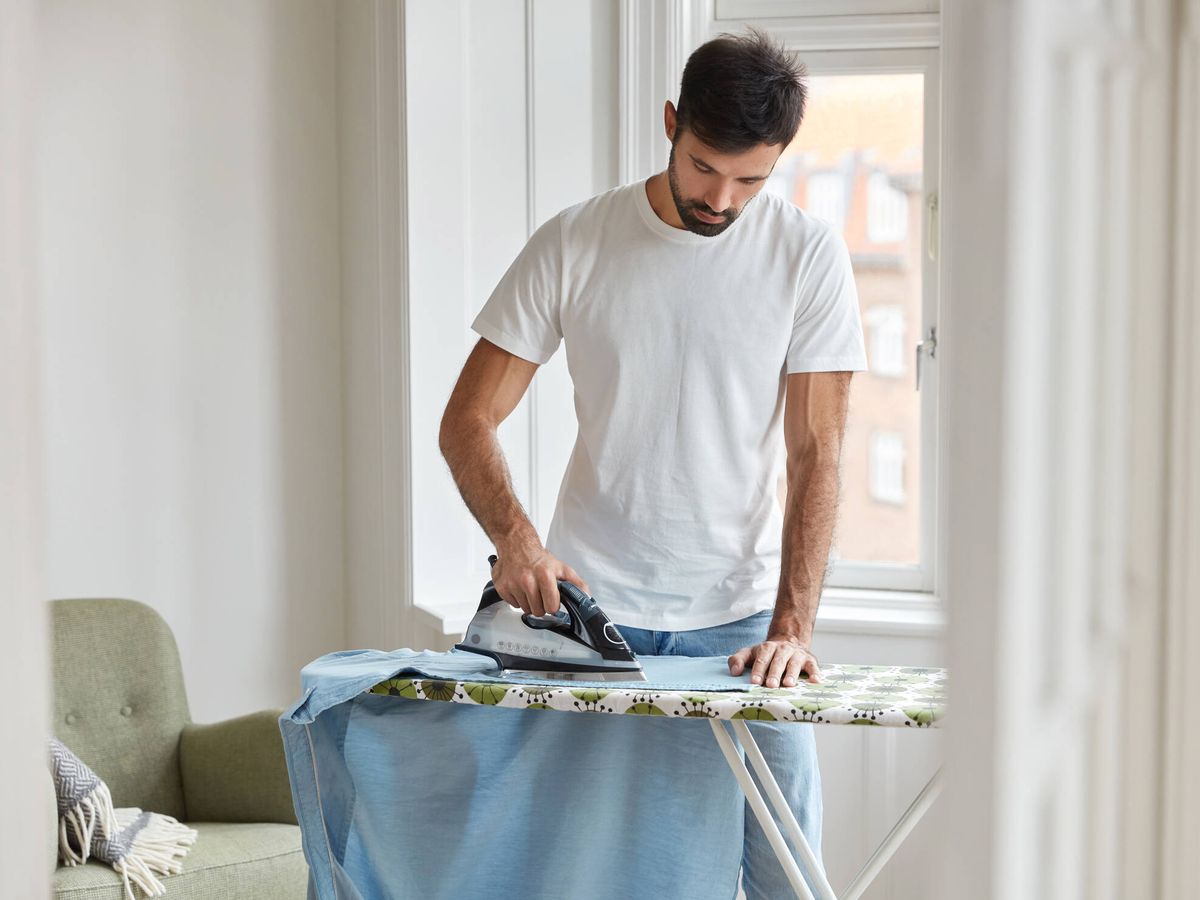 Cómo planchar una camisa (entera y bien) en un minuto