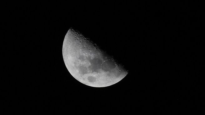 Foto de Luna creciente en Colombia