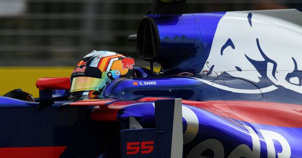 Foto: En la imagen, Carlos Sainz en su Toro Rosso. (Reuters)