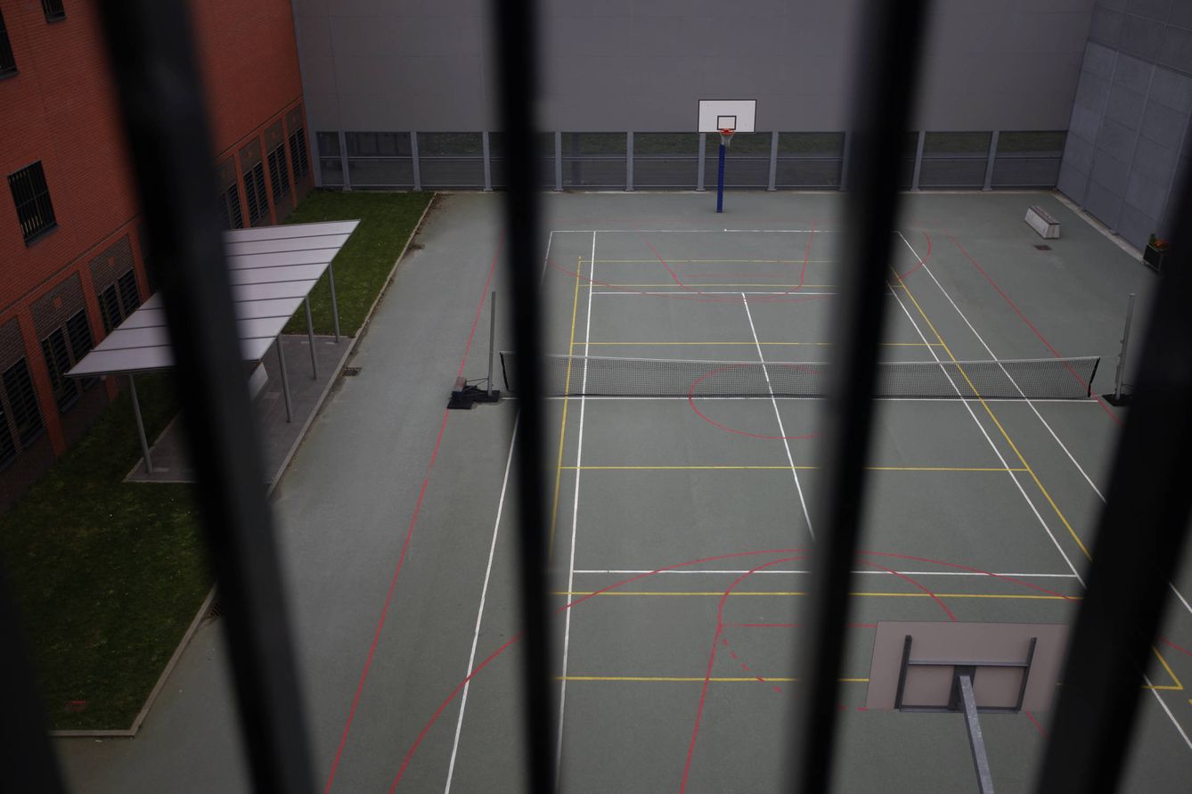 Pistas deportivas en el centro de detención para criminales de guerra del TPIY, en La Haya. (Reuters)