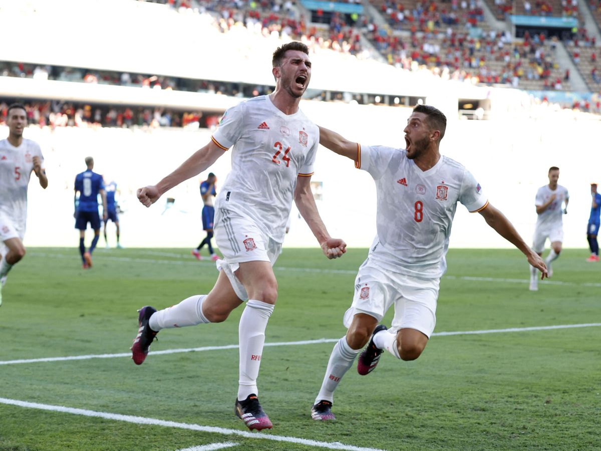 Foto: Laporte celebra su primer gol con España. (Reuters)