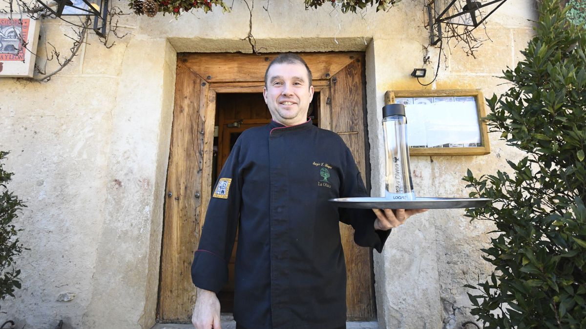 El restaurante en Segovia que cobra 4,5 euros por el agua del grifo: "El agua es gratis, cobramos por servirla"