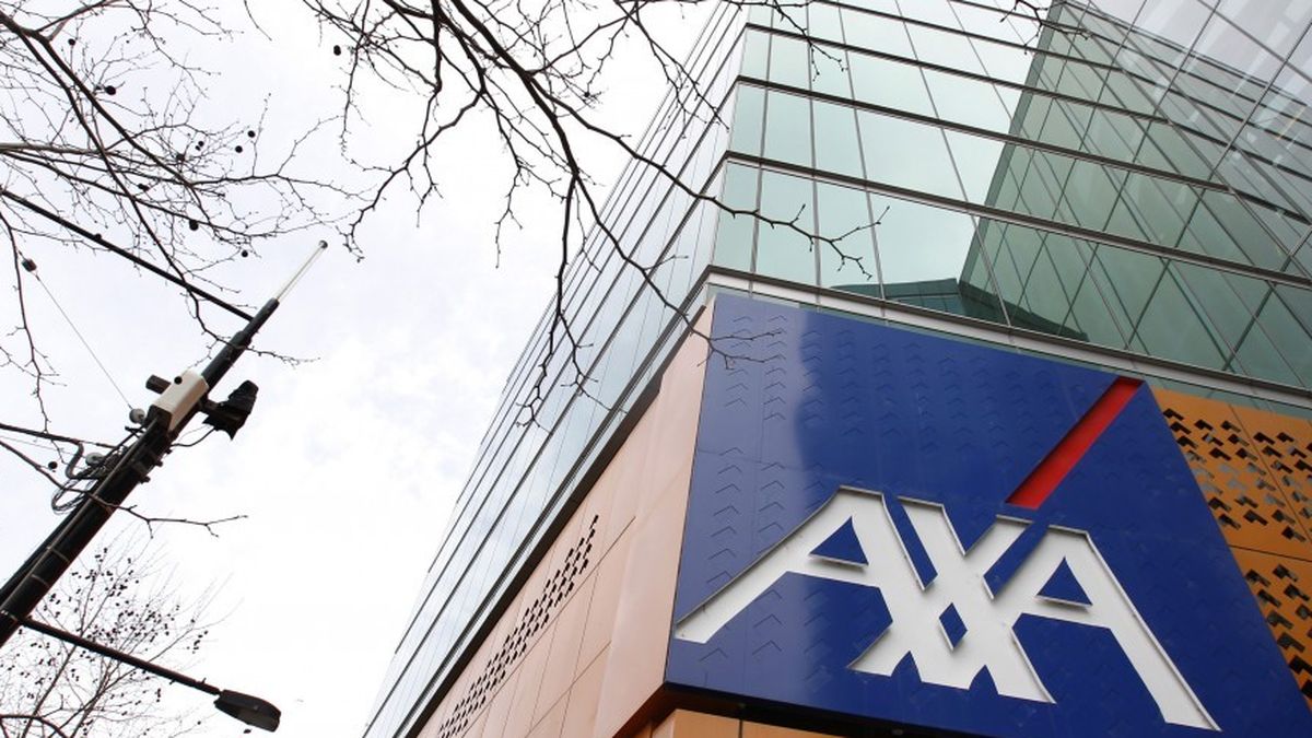 AXA ficha a un ex alto directivo de Ferrovial para cazar gangas en España